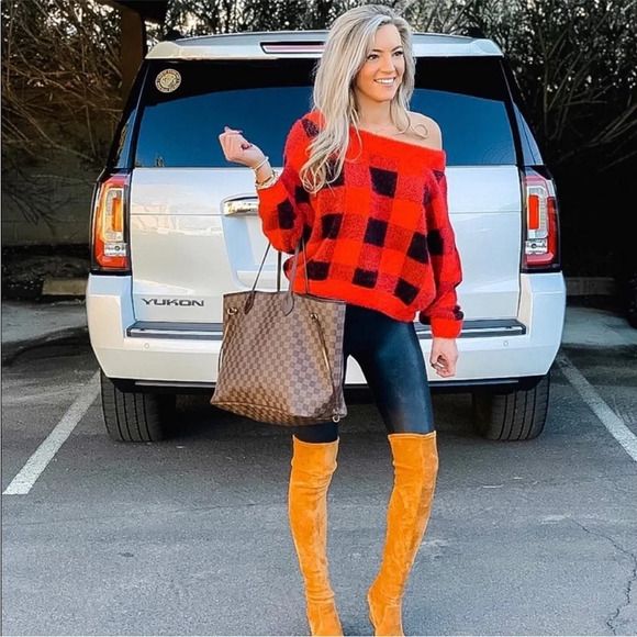 ✨NWT Express Black White Buffalo Plaid Fuzzy Oversized Sweater Women's Size XL - Picture 9 of 9